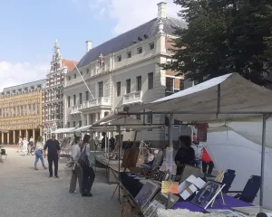 KunstHandel op het Grote Kerkhof Foto Paul Moerkerken