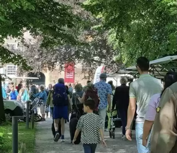 Hernense Stratenmarkt eigen foto