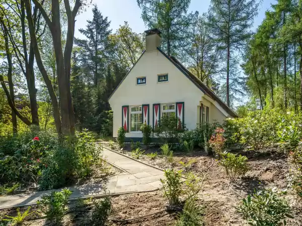 Verblijf in een van de betoverende vakantiehuisjes. Foto: Landgoed 't Wildryck