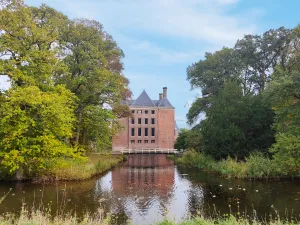 Tuf van kasteel naar kasteel. Foto: Puzzeluitje.nl