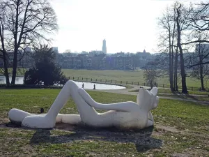 De Lazy King kijkt uit over Arnhem. Foto: Redactie DagjeWeg.NL