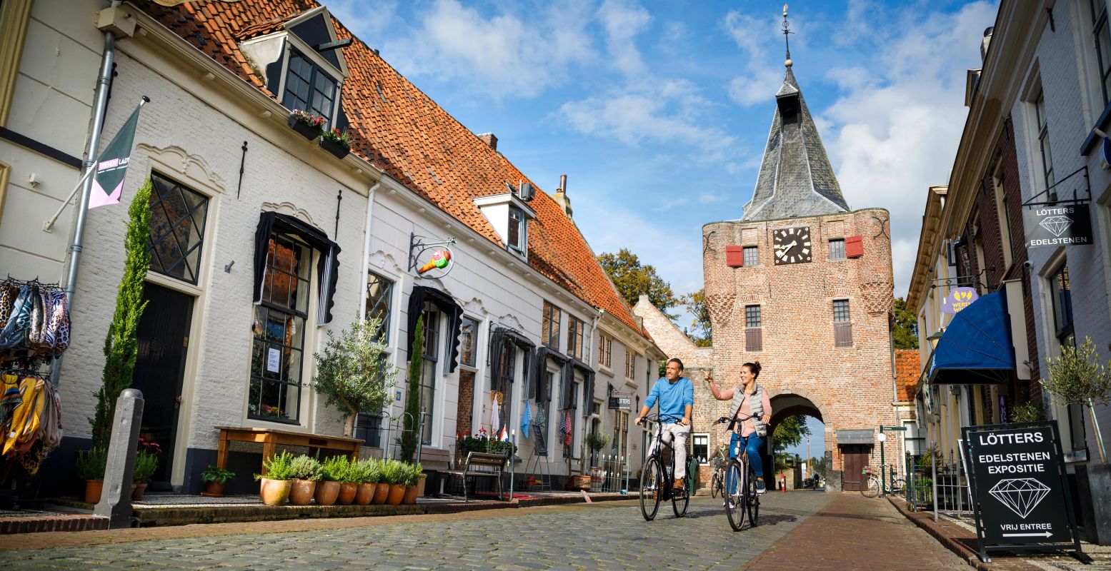 Ook een stukje fietsen door Elburg is een aanrader. Foto: Marketing Oost © Gijs Versteeg