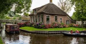 Rondvaart door Giethoorn