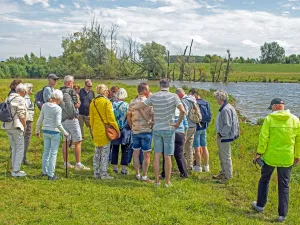 Met zijn allen de Rijnoevers verkennen. Foto: Stichting Rijnoevervaarten