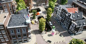 Over de foto: Amsterdamse grachten in Madurodam. Foto: Bert Knot Amsterdamse grachten in Madurodam. Foto: Bert Knot