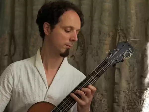 Izhar Elias - Sanz, Tárrega, Albéniz en Rodrigo_s Aranjuez - Gitaarrecital Foto geüpload door gebruiker EC