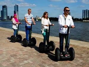 De segways staan klaar. Foto: Segway Rotterdam.