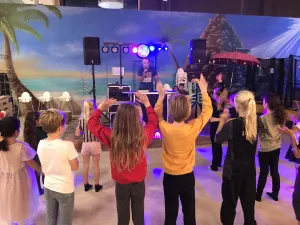 Kinderdiscoshow eigendom bedrijf, fotograaf Margot JansenFoto geüpload door gebruiker.