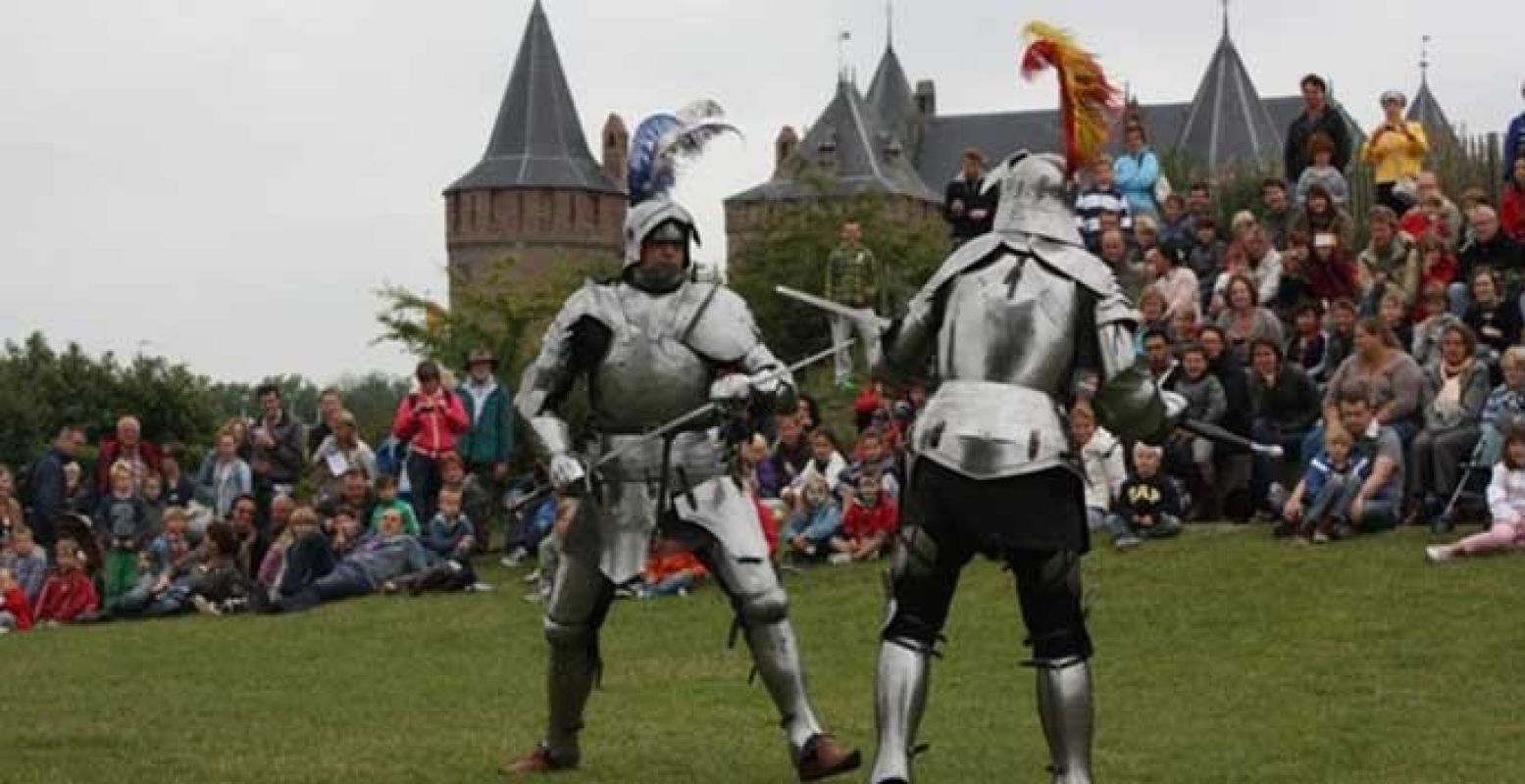 Ridders met elkaar in gevecht! Foto: Het Muiderslot