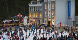 Winters genieten op deze tijdelijke ijsbanen