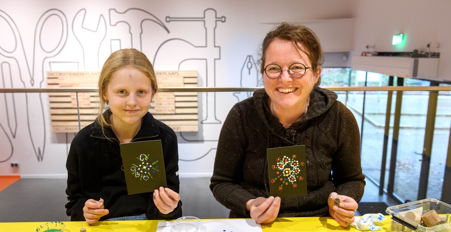 Ga zelf aan de slag met Staphorster stipwerk. Foto: Nederlands Openluchtmuseum © Mike Bink