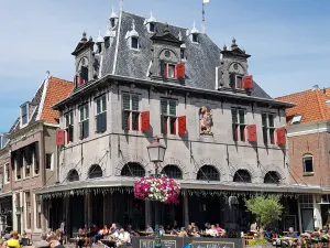 Restaurant d'Oude Waegh in historisch gebouw Het Waag. Foto: DagjeWeg.NL © Tonny van Oosten