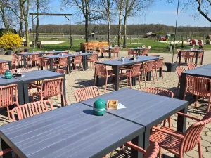 Geniet van de zon op het terras. Foto: © Bij Nijholt