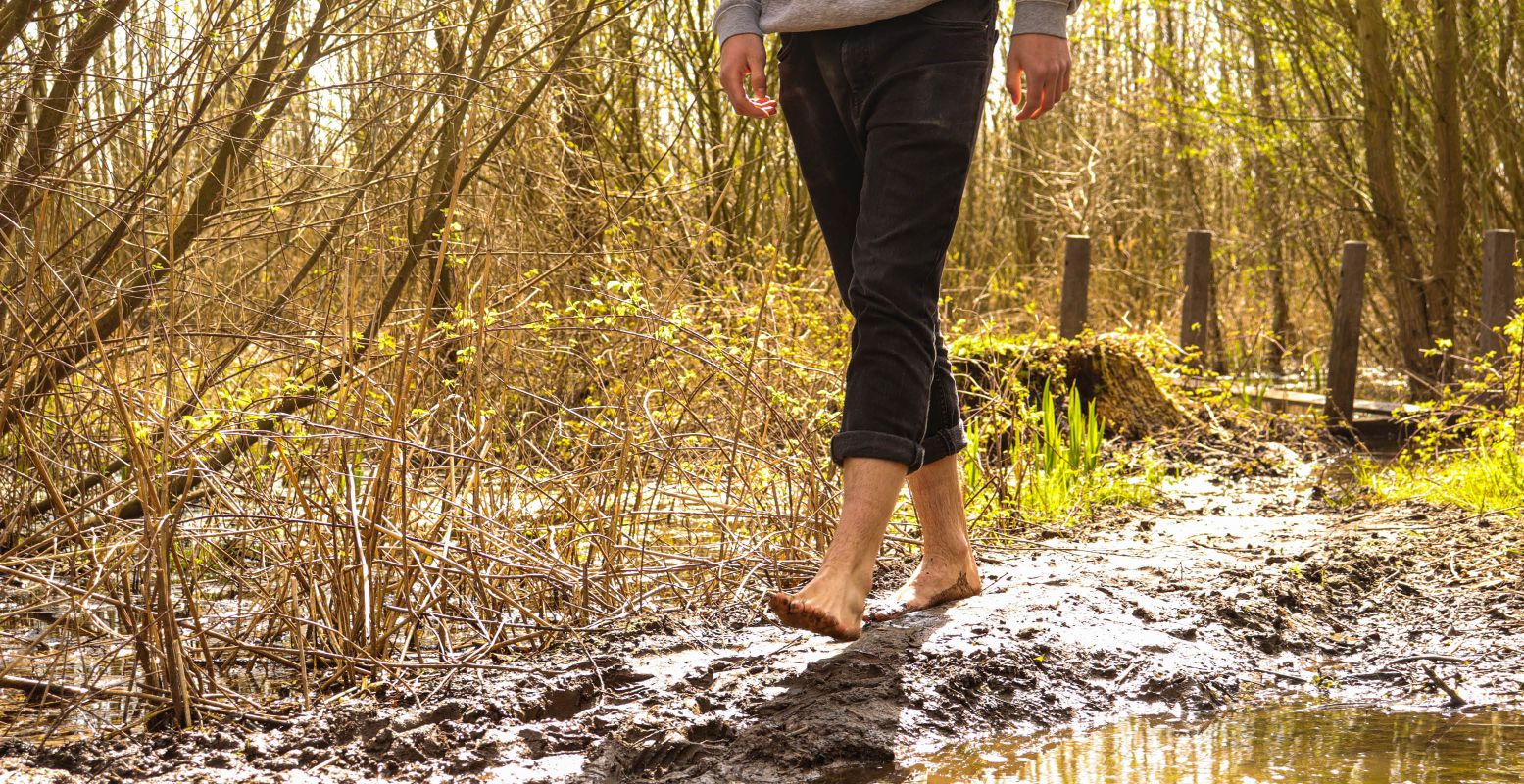 Lekker glibberen over de modderige paadjes. Foto: Landgoed Buitenpost