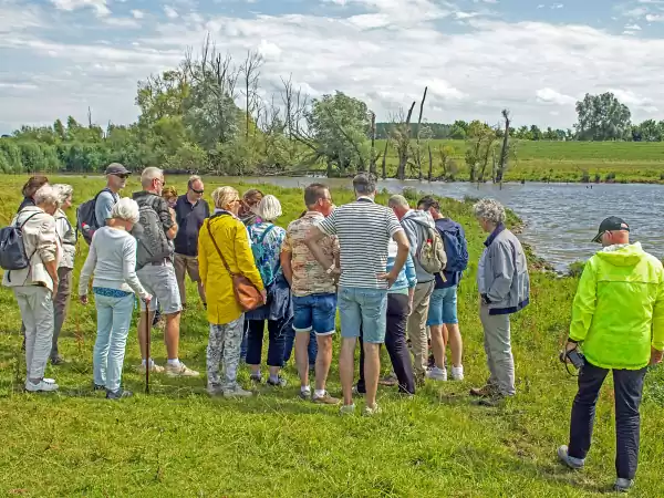 Met zijn allen de Rijnoevers verkennen. Foto: Stichting Rijnoevervaarten ©