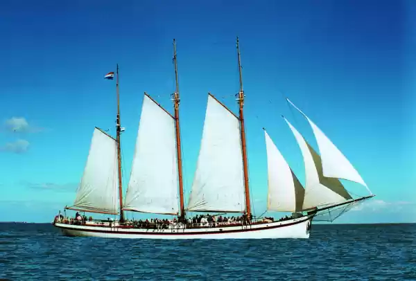 Driemasterzeilen naar Pampus Sanne Sophia. Foto: Hollands Glorie