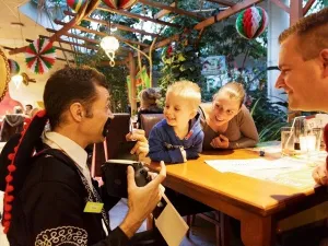 Kinderen worden goed vermaakt op dit park.