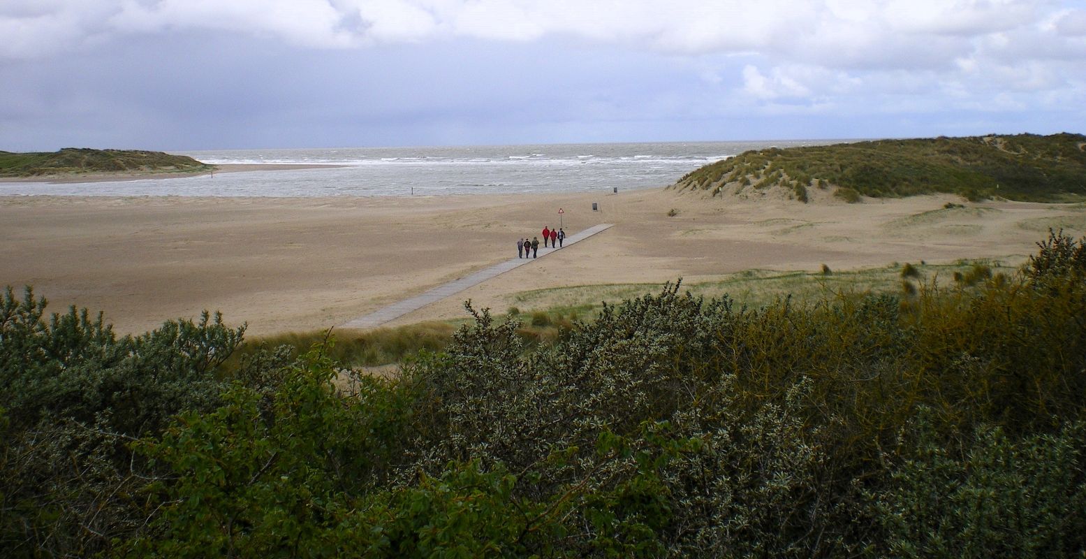 Wandelaars in natuurgebied 't Zwin bij Cadzand Bad. Foto: DagjeWeg.NL © Henk Arendse