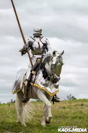 Riddertoernooi te paard en te voet Ridder te paard. Foto: SBKT