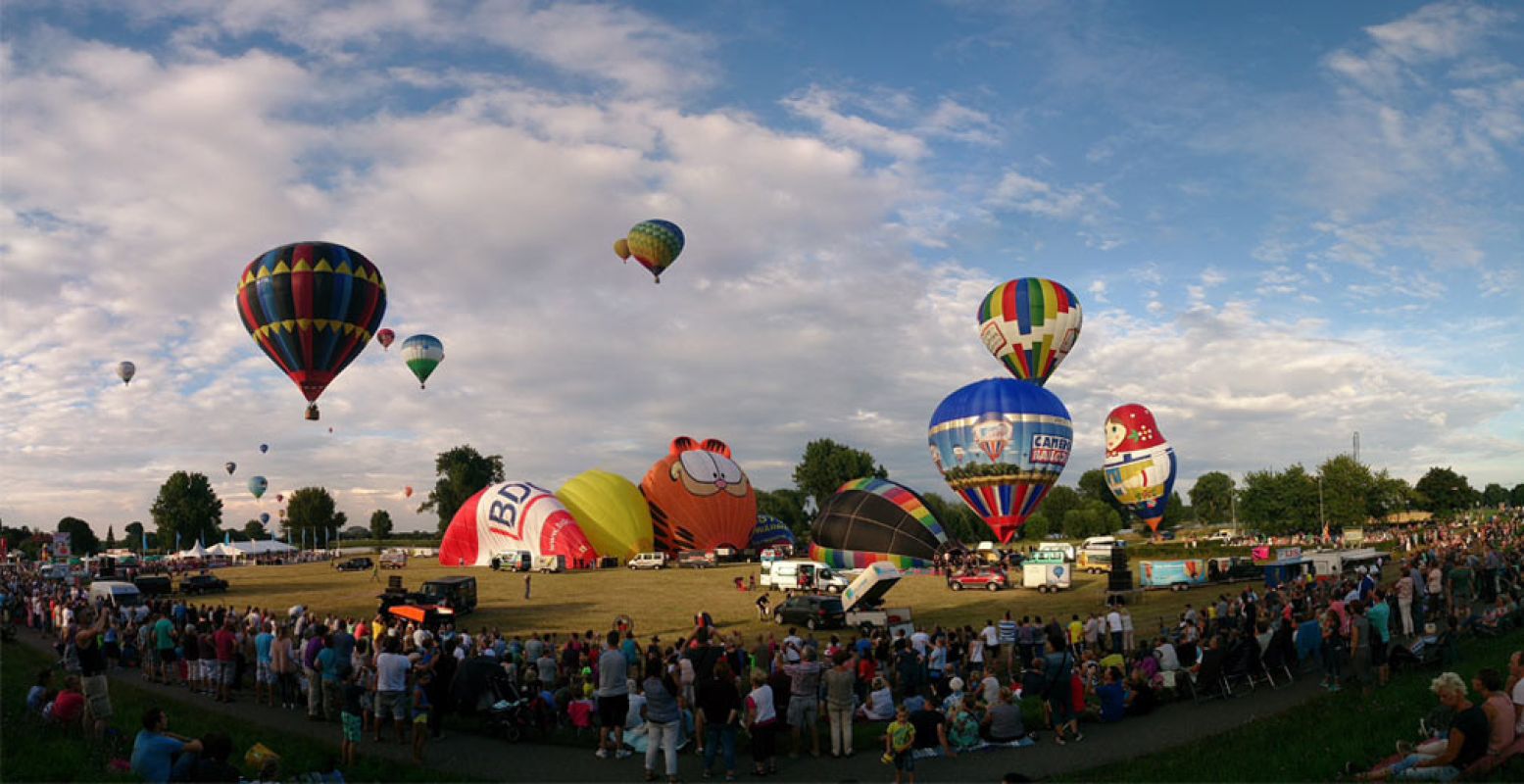 De luchtballonnen van Ballonfestival Grave kunnen rekenen op veel toeschouwers.