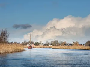 Camping De Rakken Wintervaren bij Woudsend. Foto: Visit Friesland © Waterland van Friesland