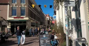7 toffe redenen om een dagje naar Arnhem te gaan Lekker shoppen en een terrasje pikken in Arnhem. Foto: DagjeWeg.NL