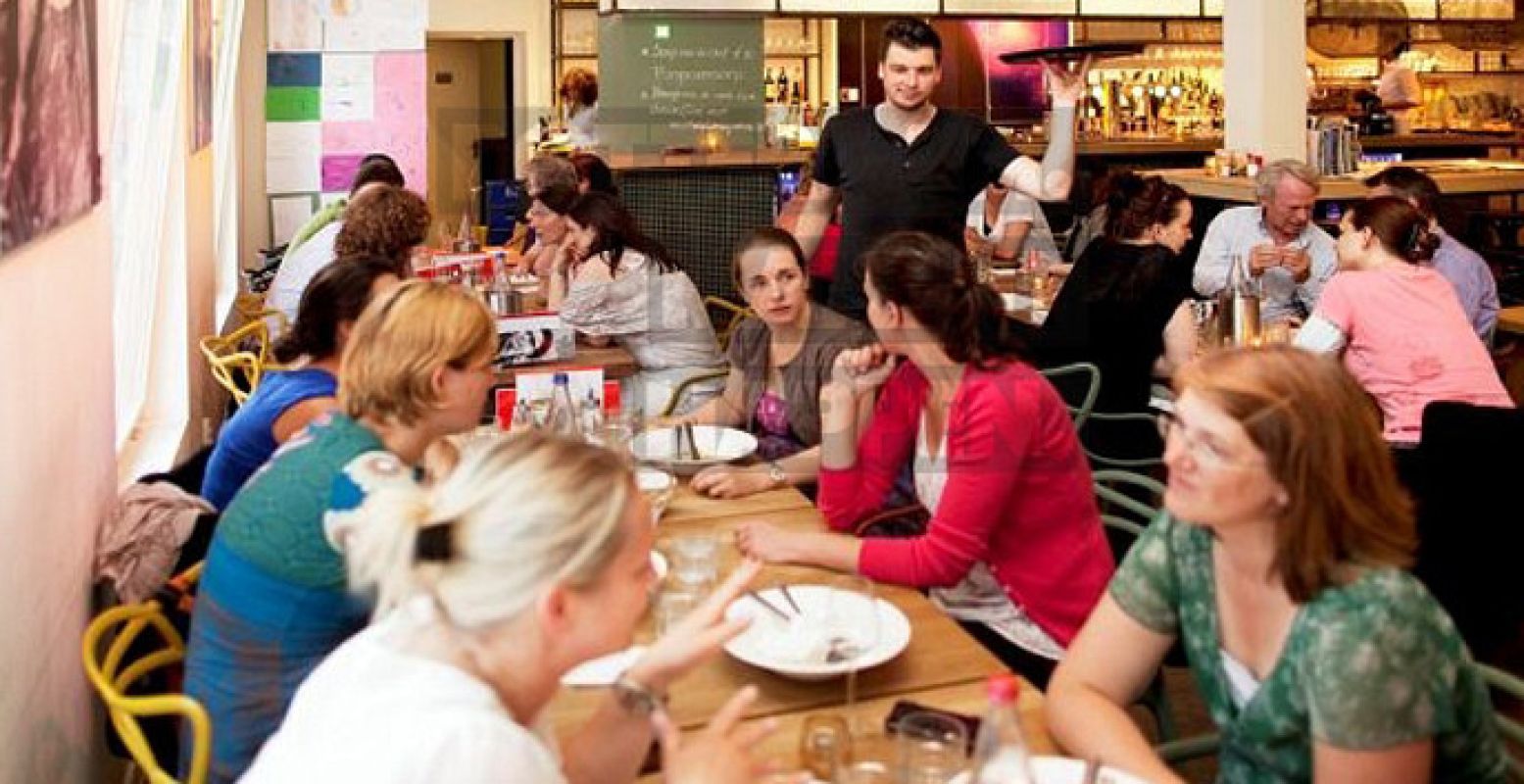 Lekker eten in Rotterdam kan op elke hoek van de straat. Foto: Marc Heeman.