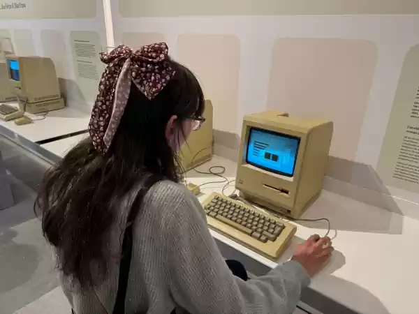 Probeer de oude Apple-computers zelf uit! Foto: DagjeWeg.NL © R. Heemeijer