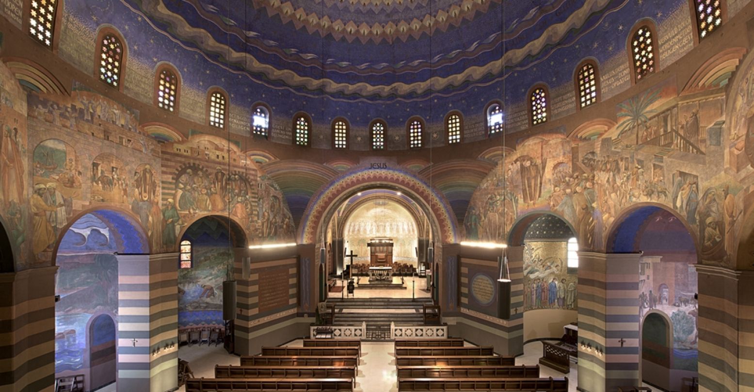 Voor prachtige kerken hoef je niet naar het buitenland: deze kerk ligt gewoon in Nederland. Het is de Cenakelkerk in Heilig Landstichting vlak bij Nijmegen. Foto: Grootste Museum van Nederland © Arjan Bronkhorst