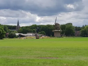 Uitzicht op het dorp Vilsteren, met rechts een glimp van Huis Vilsteren. Foto: DagjeWeg.NL