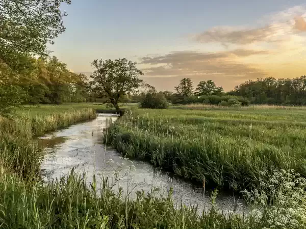 Moderne kringloop boerderij en hunebedden bouwen Foto: Nationaal Park Drentsche Aa