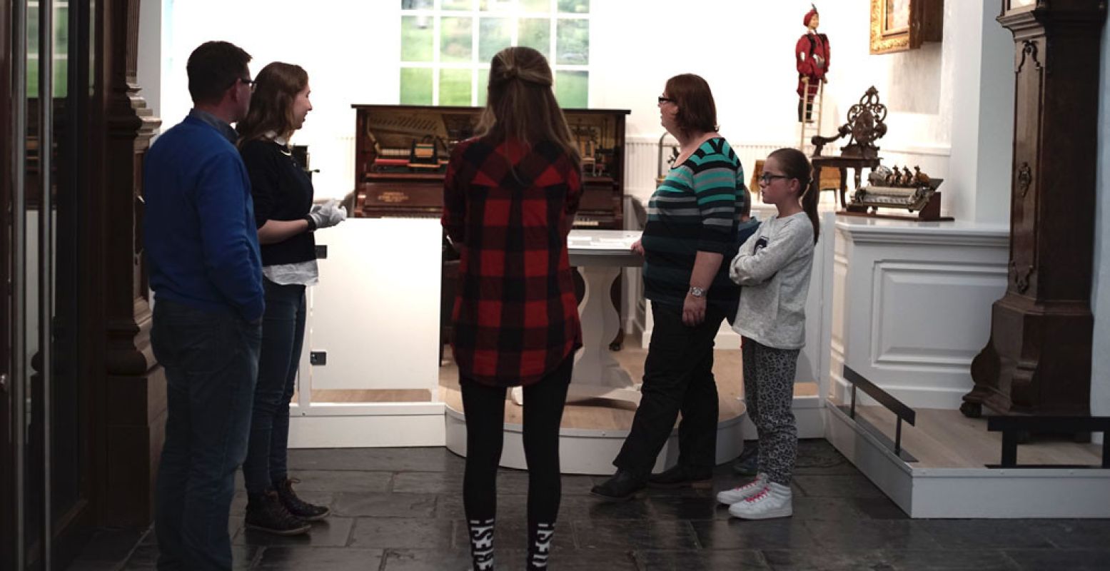 Neem een kijkje in de gezellige woonkamer van Museum Speelklok. Foto: DagjeWeg.NL.