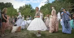 Wat kun je doen dit weekend? Tijdens het Mode door de eeuwen heen-weekend zie je hoe stijl van alle tijden is. Foto: Museumpark Archeon