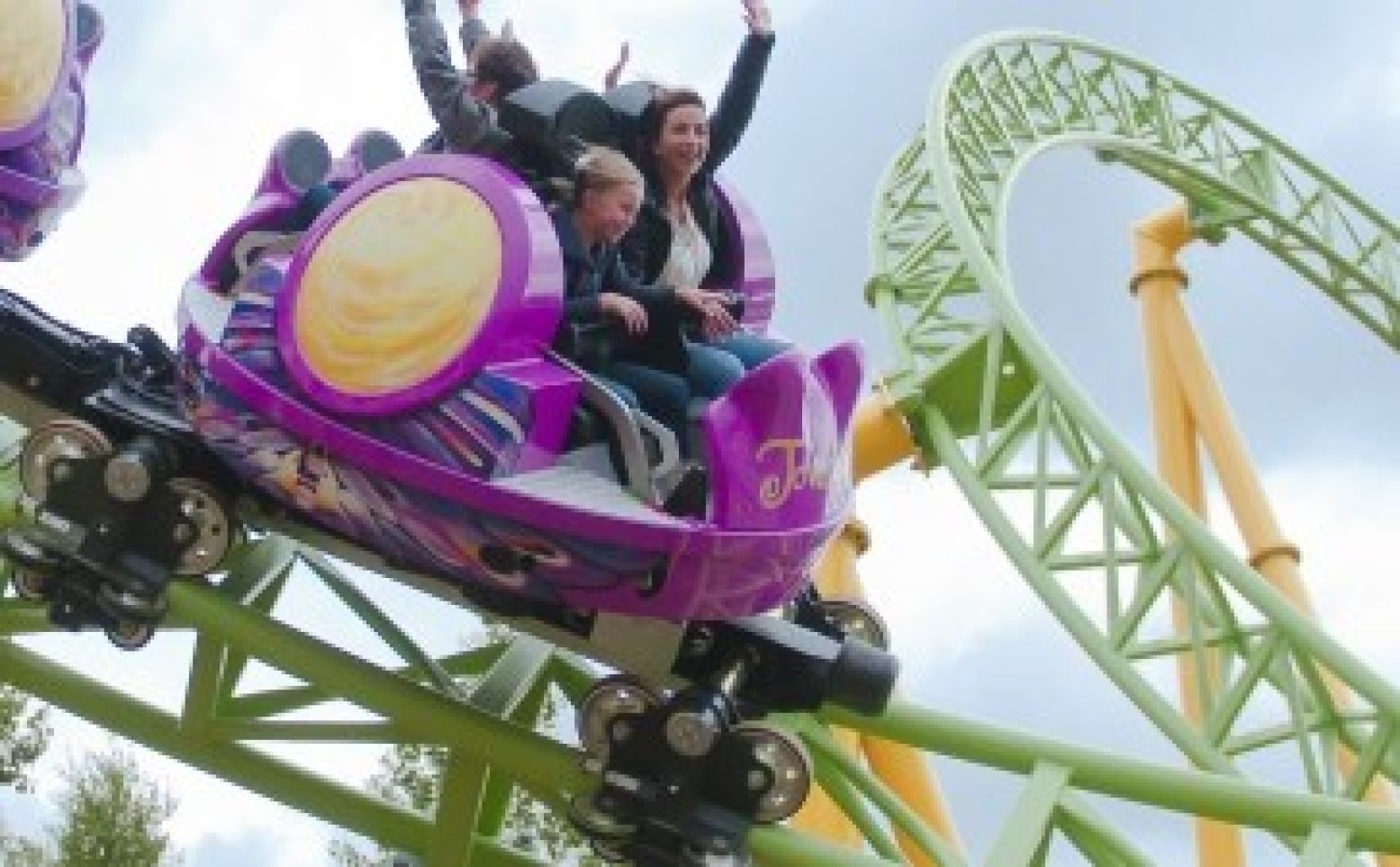 Toverland heeft er, naast de Dwervelwind, straks nog een vliegensvlugge attractie bij. De Maximus' Blitz Bahn! Foto: Toverland