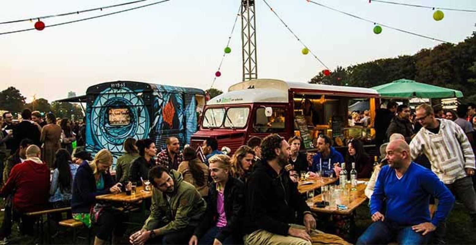 Proef de sfeer en de heerlijkste hapjes op het food truck festival. Foto: Food Truck Festival TREK
