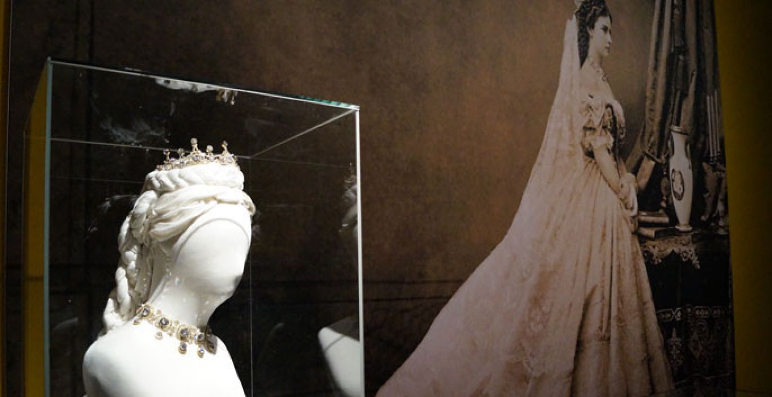 Een replica van de juwelen die Sisi droeg als koningin van Hongarije. Al haar juwelen zijn verdwenen.