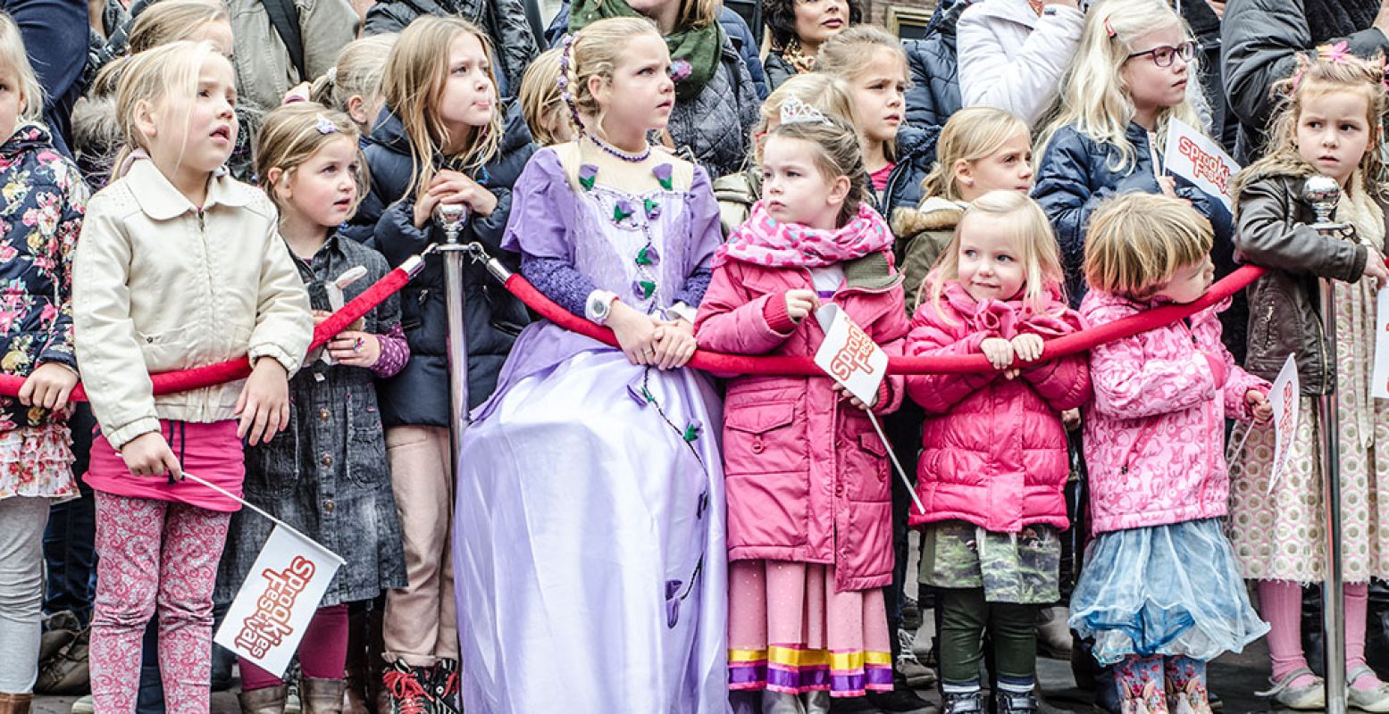 Wat gaat er nu gebeuren? Kom ook kijken een wees zelf een prinses, ridder, tovenaar of wat je maar wilt. Foto: BeeArt.nl/Debby Gosselink