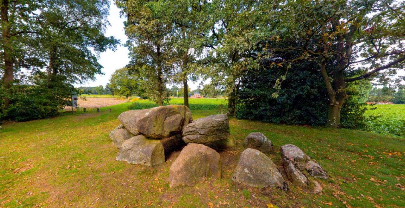 Reis digitaal mee door Drenthe en neem een virtueel kijkje in het Hunebedcentrum. Foto: Dit is Drenthe.