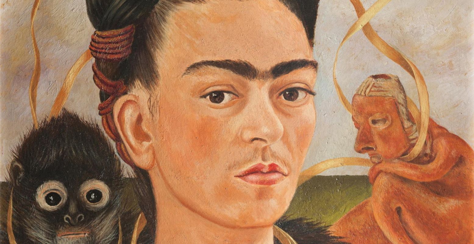 Vanaf 11 oktober 2020 in het Drents Museum: Viva la Frida! â€“ Leven en werk van Frida Kahlo. Foto: Frida Kahlo, Zelfportret met aapje, 1945, olieverf op doek op masoniet, Museo Dolores Olmedo, Mexico City.