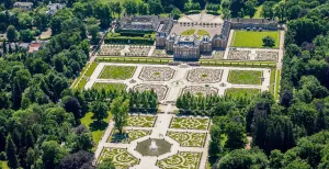 Geniet tijdens het Pinksterweekend van de mooiste kasteeltuinen! De tuinen van Paleis het Loo liggen er schitterend bij! Foto: © Paleis Het Loo