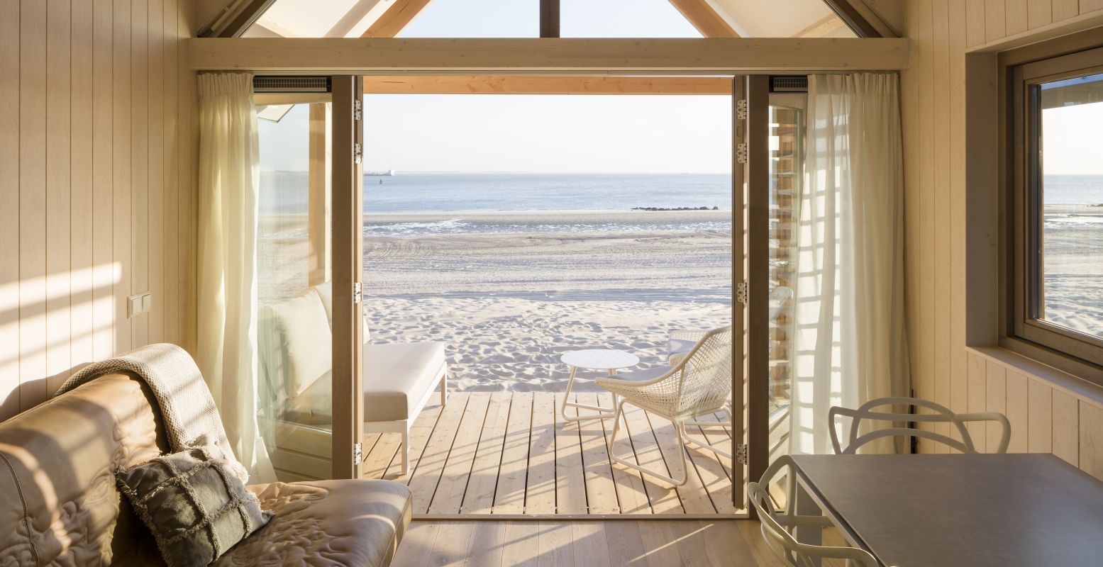 Heerlijk wakker worden en wegdromen aan het strand in Vlissingen. Foto: Roompot