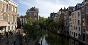 Weekendje Utrecht? Dit moet je bezoeken! De Oudegracht. Foto: E. Dronkert.