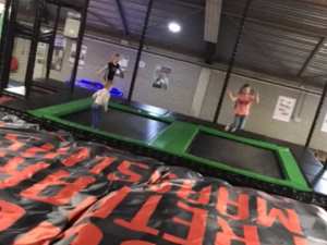 Leef je uit op de trampolines. Foto: Indoorpretpark Maassluis